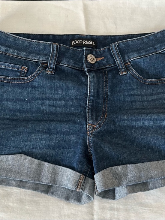 Express Pants - Express Shortie Low Rise Rolled Hem Jean Shorts/Dark Wash/Woman’s Size 6/EUC
